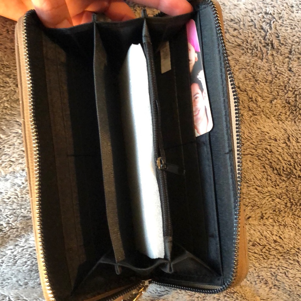 Wallet - Picture 2 of 3